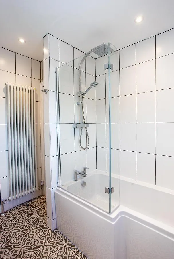 Apartamento Contractor House, Sleeps 7, Close To Restaurant'S & Bars, Long Stays Available, Oveyo Accommodation Middlesbrough